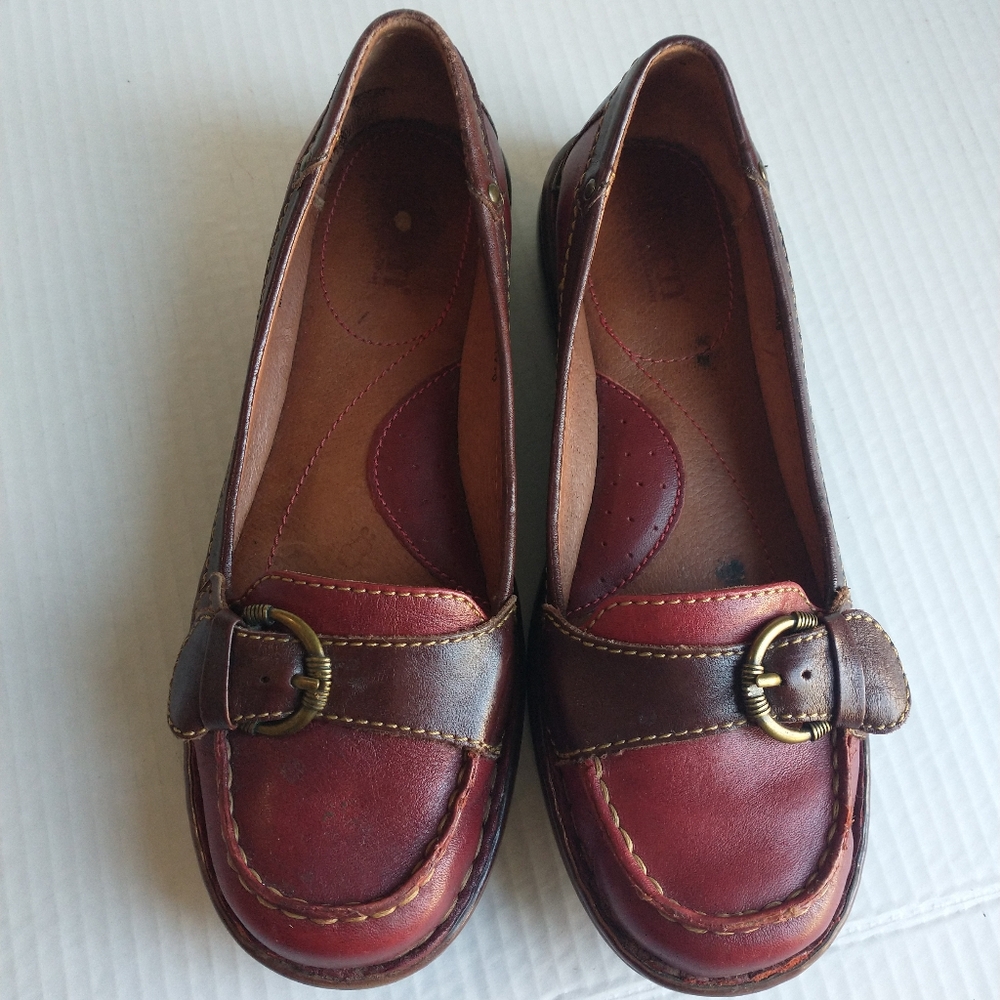 Born Women’s Slip On Loafers Size 8 Red Brown Buckle W51770